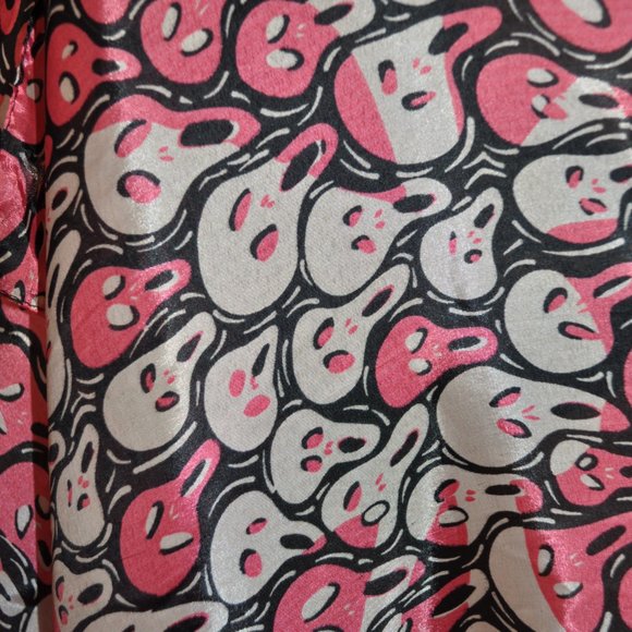 Shawl Scarf wrap 3X $10 Skull print Retro Vintage Silk. many ways to use - Picture 6 of 8